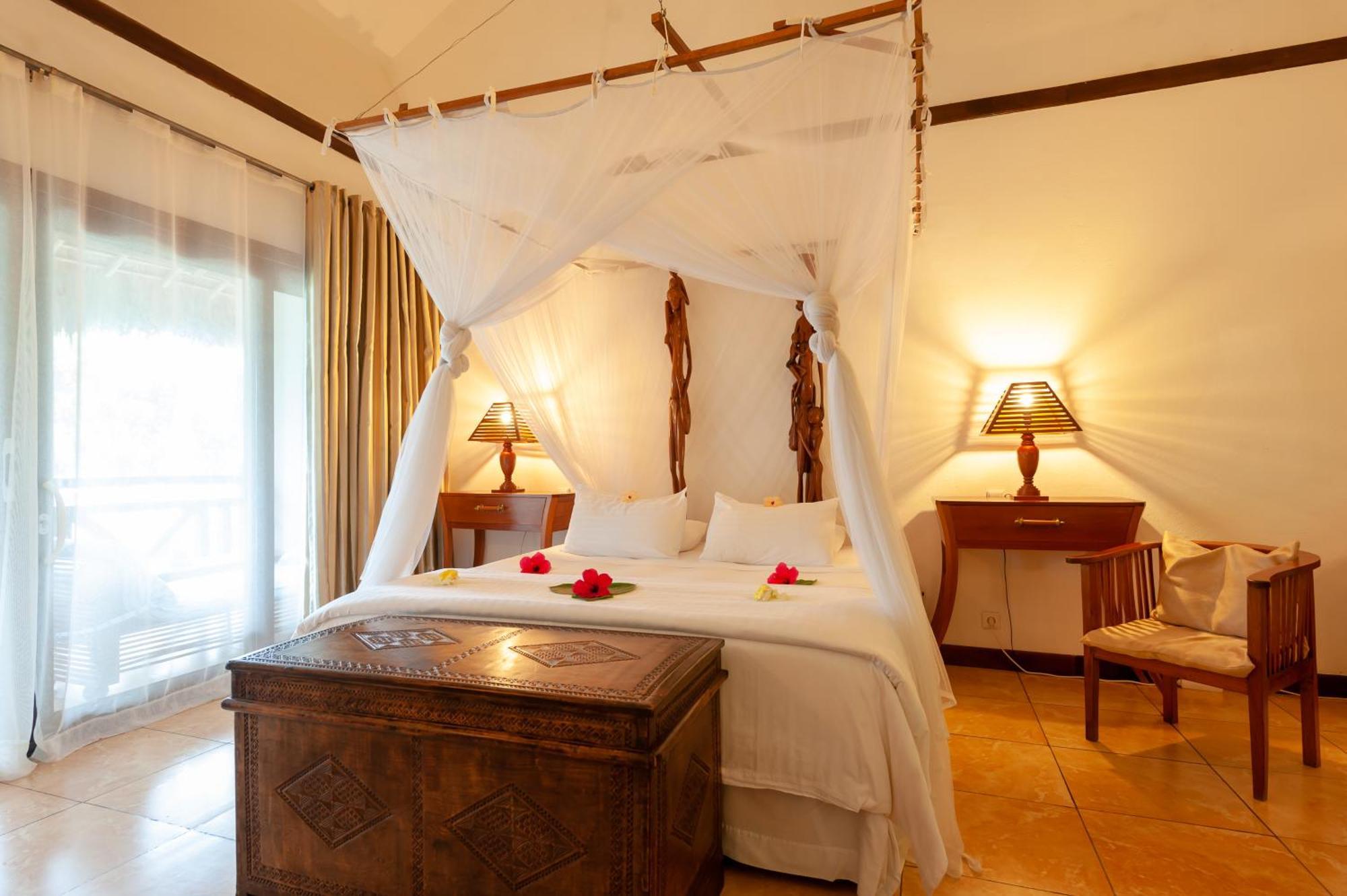 Nosy Be Hotel & Spa Ambondrona  Экстерьер фото