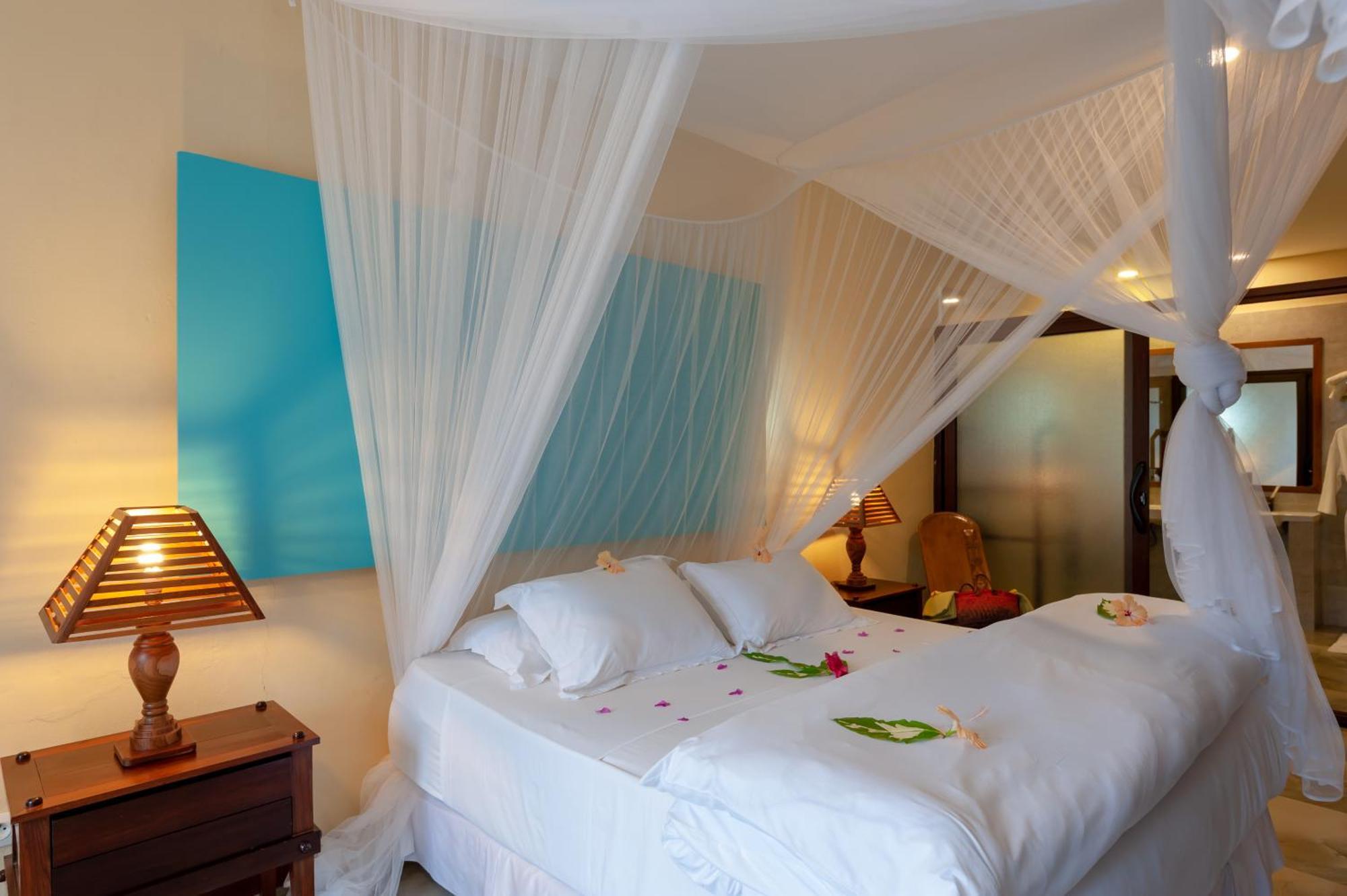 Nosy Be Hotel & Spa Ambondrona  Экстерьер фото