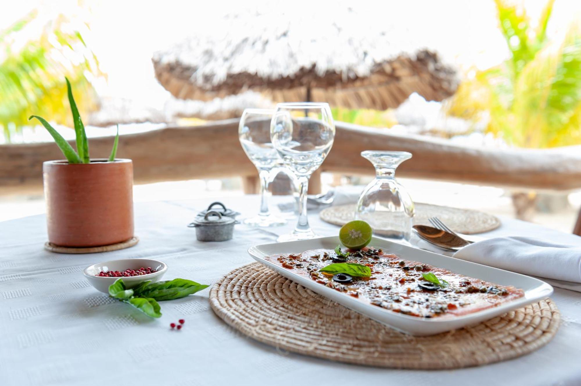 Nosy Be Hotel & Spa Ambondrona  Экстерьер фото
