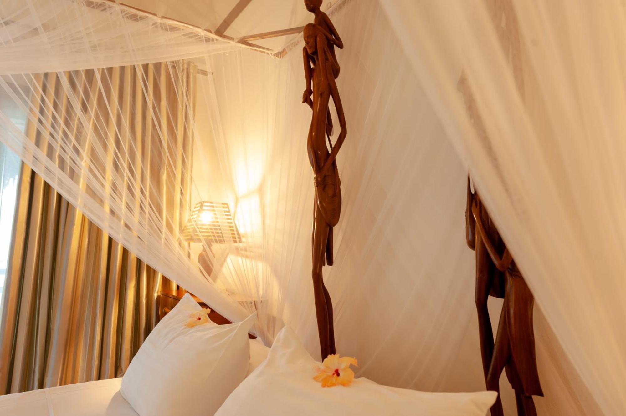 Nosy Be Hotel & Spa Ambondrona  Экстерьер фото