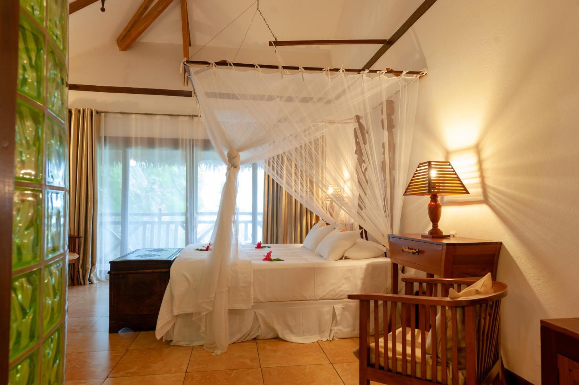 Nosy Be Hotel & Spa Ambondrona  Экстерьер фото